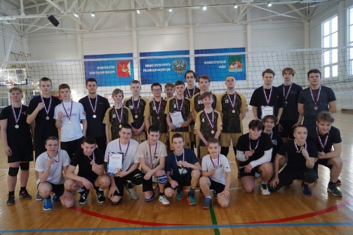 18 марта в зале игровых видов спорта проходил кубок Великоустюгского округа по волейболу среди команд юношей общеобразовательных школ города.