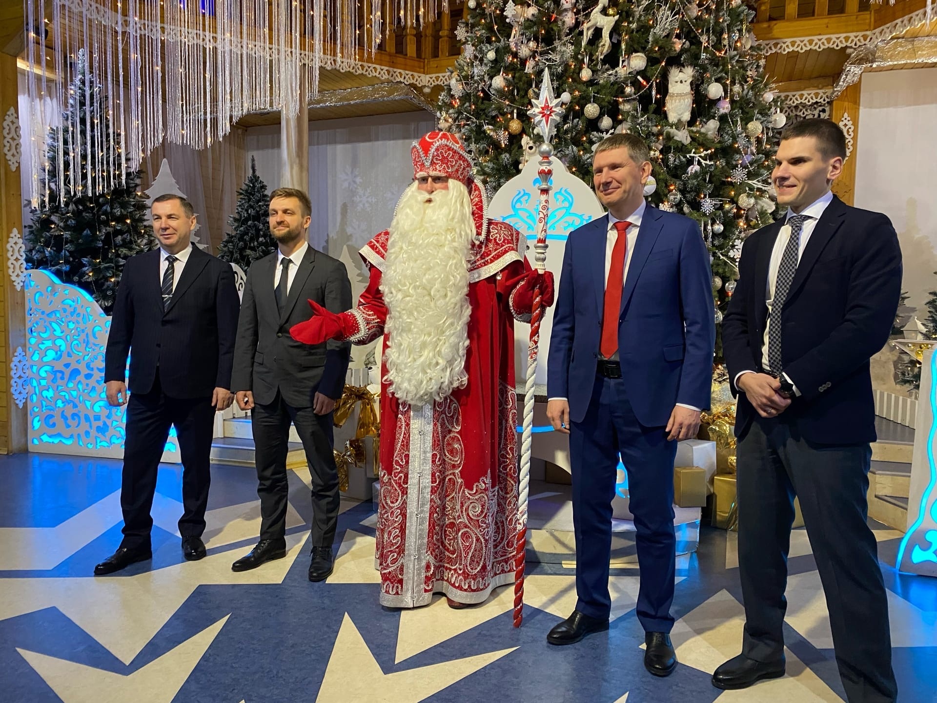 Глава Минэкономразвития Максим Решетников назвал родину Деда Мороза уникальным туристическим проектом.